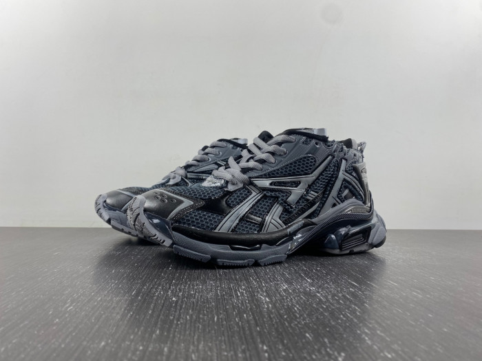 Ba*len*cia*ga runner sneaker