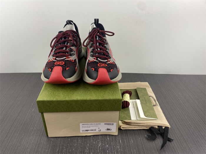 G*u*i* trainer sneaker89