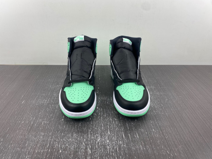air jordan 1 high og “green glow” dz5485-130