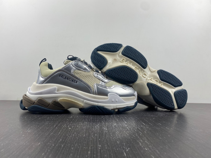 Ba*len*cia*ga triple s sneaker 80000138