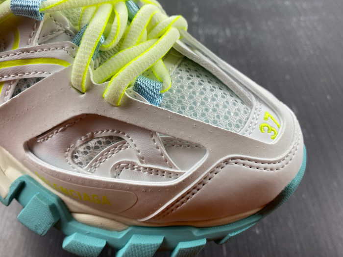 Ba*len*cia*ga track 8000051