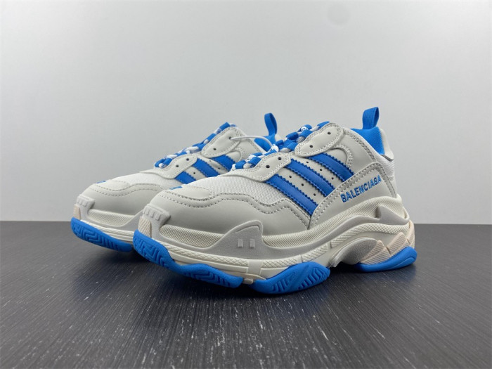 Ba*len*cia*ga triple s sneaker 8000020