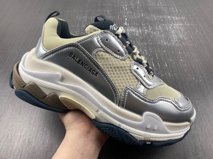 Ba*len*cia*ga triple s sneaker 80000138