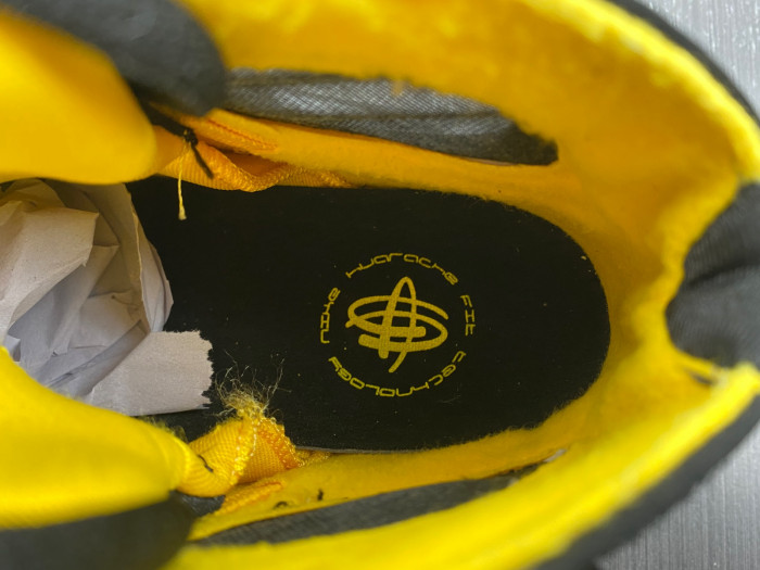 nike air zoom huarache 2k4 black varsity maize 308475-003