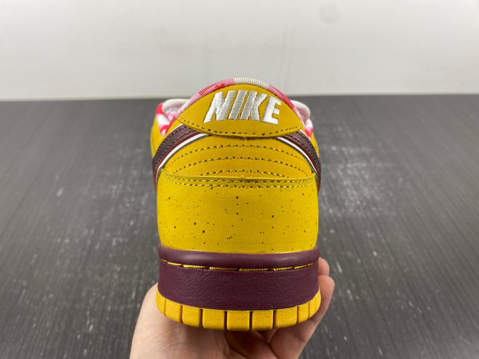 nike sb dunk low yellow lobster 313170-137566