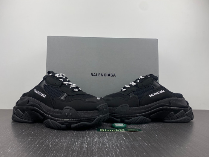 Ba*len*cia*ga triple s sneaker 80000102