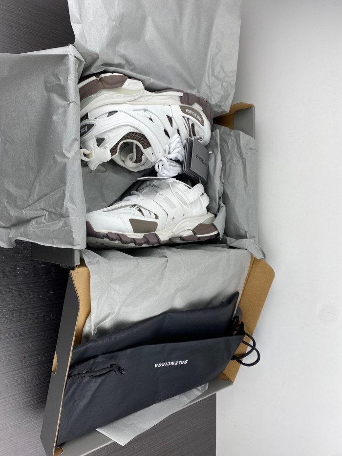 Ba*len*cia*ga track 8000063