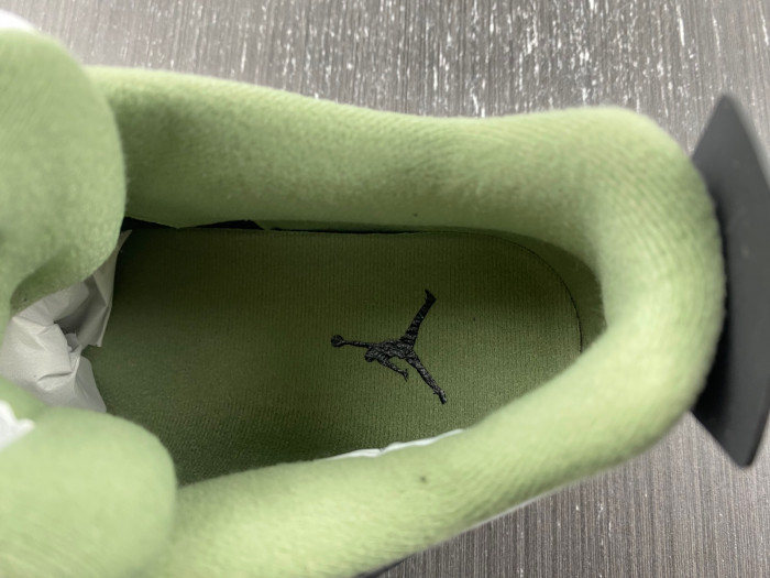 air jordan 4 wmns “oil green” aq9129-103