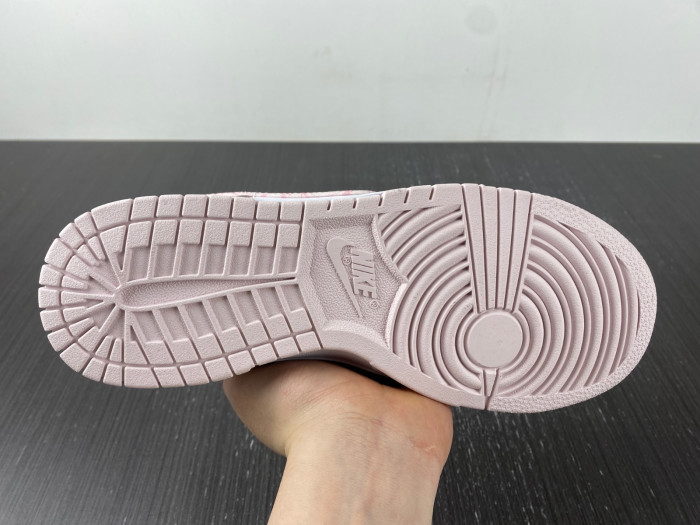 nike dunk low essential paisley pack pink fd1449-100