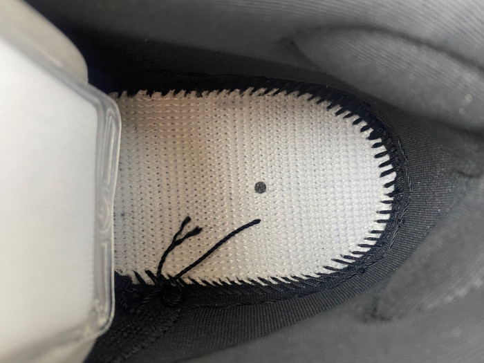 nike sb dunk low black pigeon 883232-008