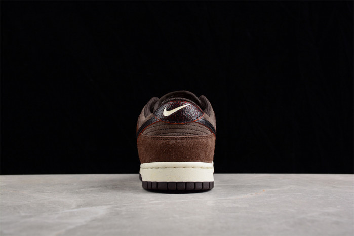 nike dunk low “baroque brown” dq8801-200