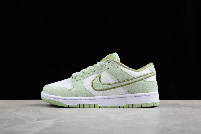 nike dunk low se fleece pack honeydew dq7579-300