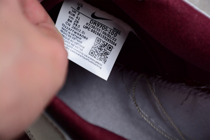 nike dunk low “valentine’s day” dr9705-100