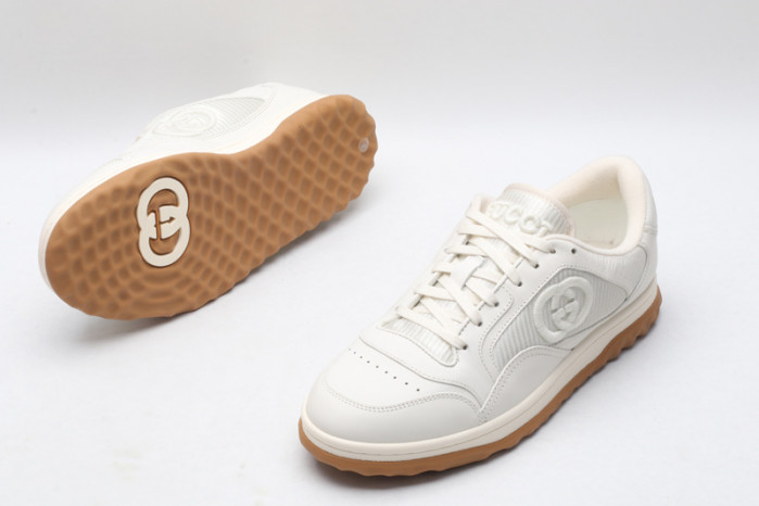 G*u*i* trainer sneaker92