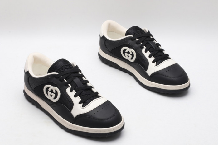 G*u*i* trainer sneaker96