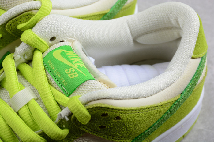 nike sb dunk low “green apple” dm0807-300