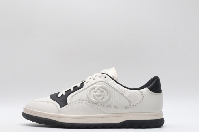 G*u*i* trainer sneaker95