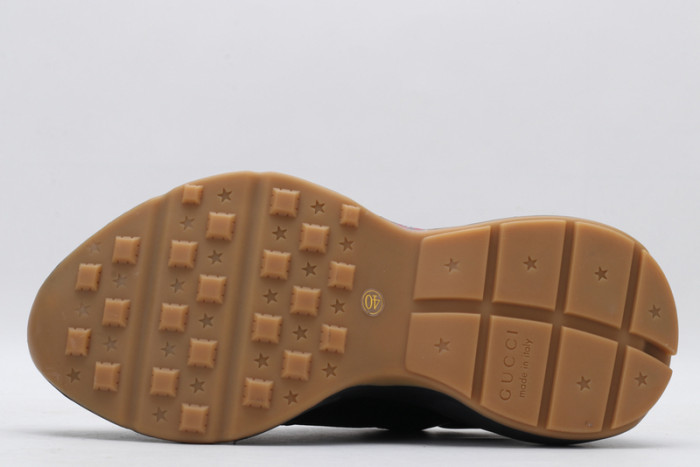 G*u*i* rhyton sneaker