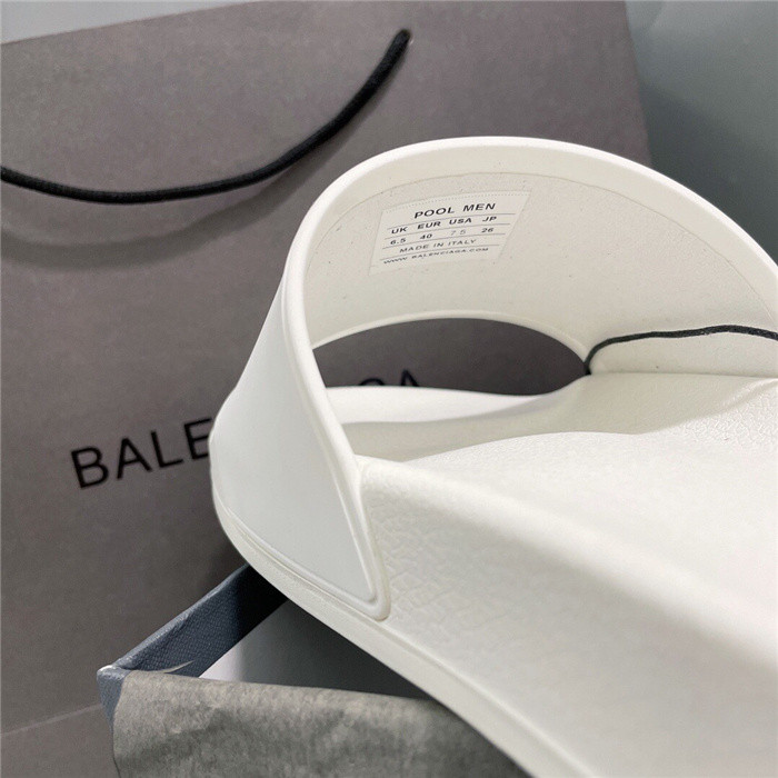 balenciag* sandal bs40