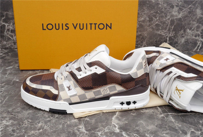lv snekaers l0000329