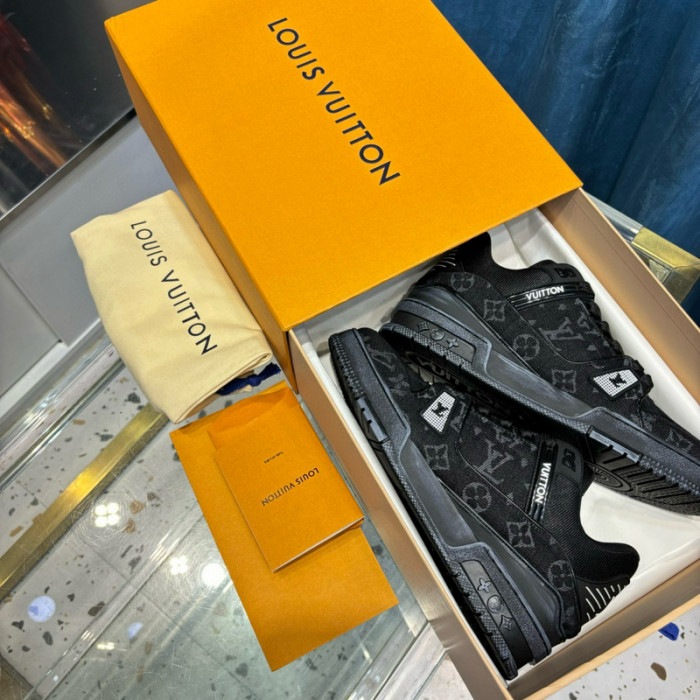 lv snekaers l0000192