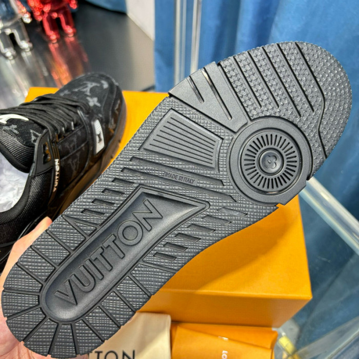 lv snekaers l0000192