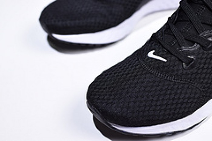 nike epic react flyknit black and white aa1625 001