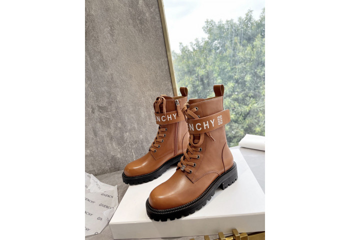 Givenchy Boots 660001