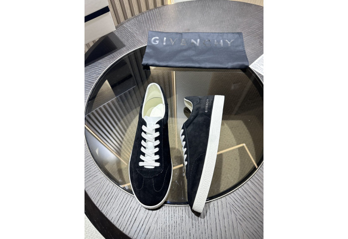 Givenchy Sneakers 660047