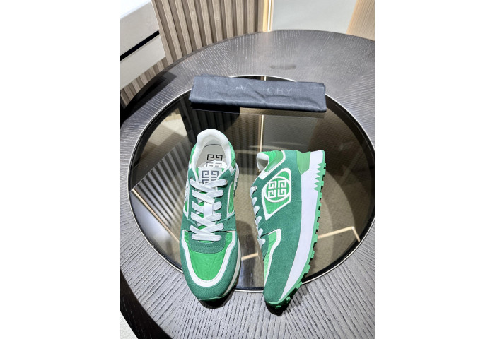 Givenchy Sneakers 660033