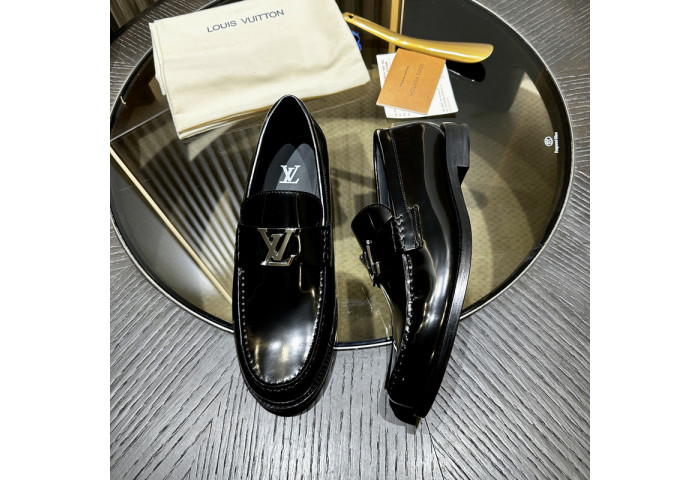 LV LOAFERS L0000612