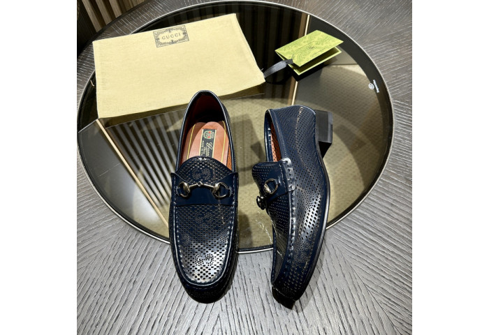 G*u*i* loafers gc185