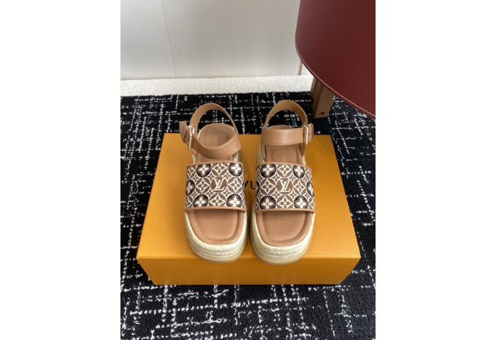 L&V sandal 233