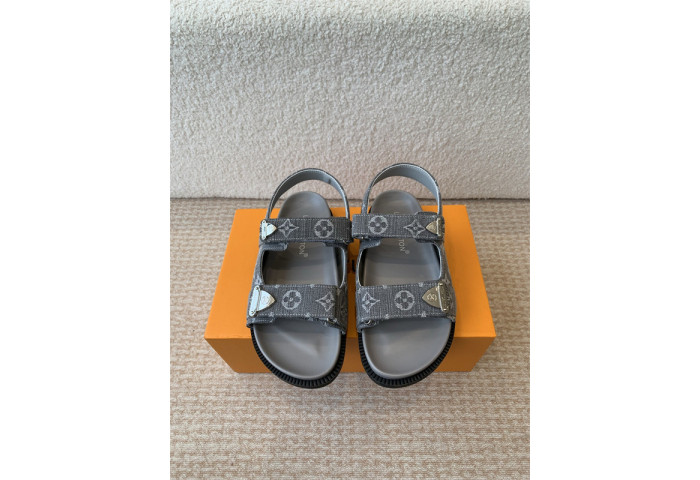L&V sandal 202