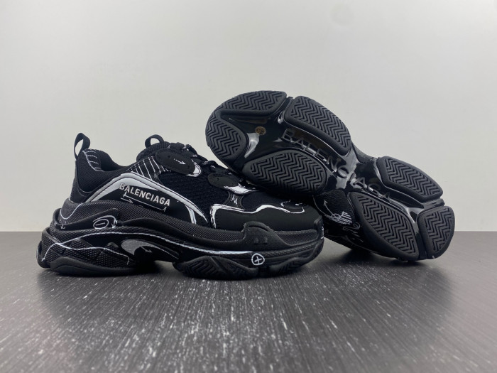 Balenciaga TRIPLE S SNEAKER 8000099