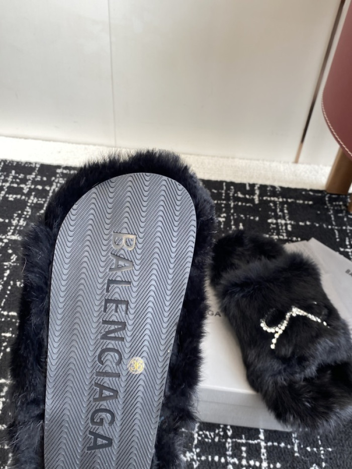 Balenciag* Sandal BS107