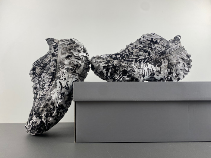 Balenciaga DEFENDER W2RG1 9010