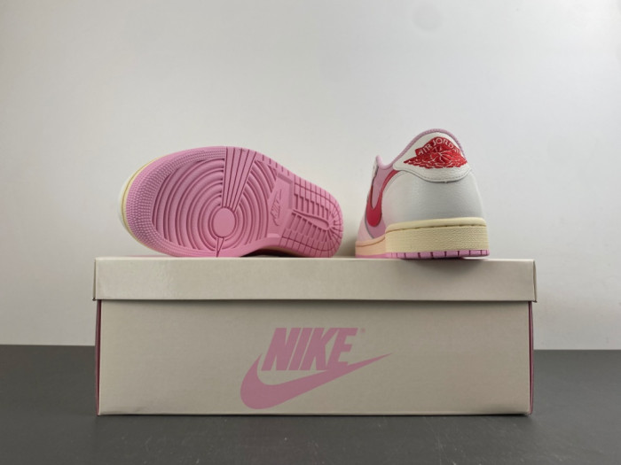Air Jordan 1 Retro Low Travis Scott Shy Pink IQ7604-101