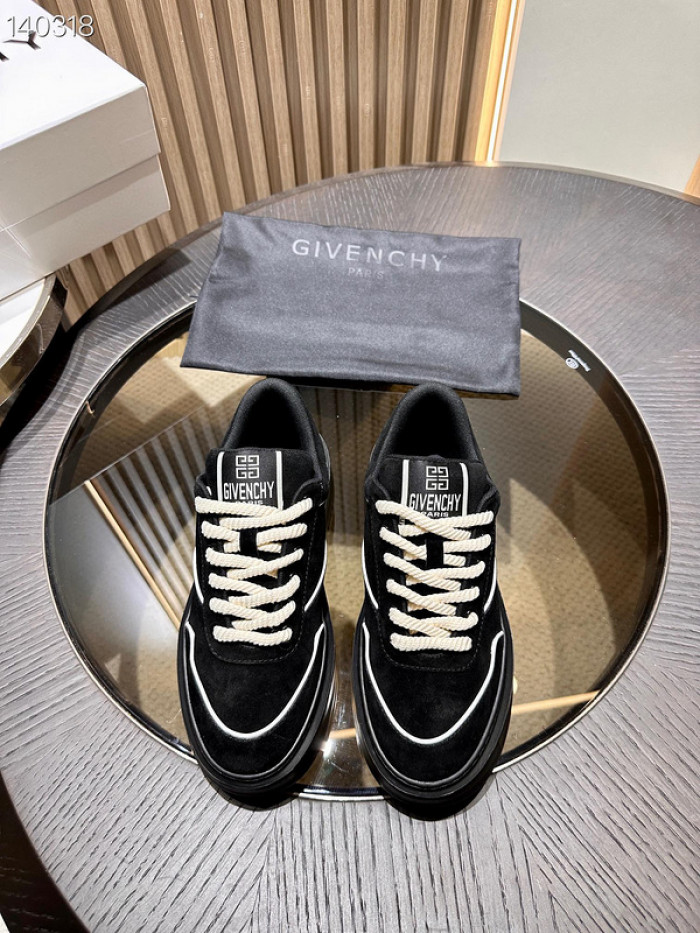 Givenchy Sneakers 660019
