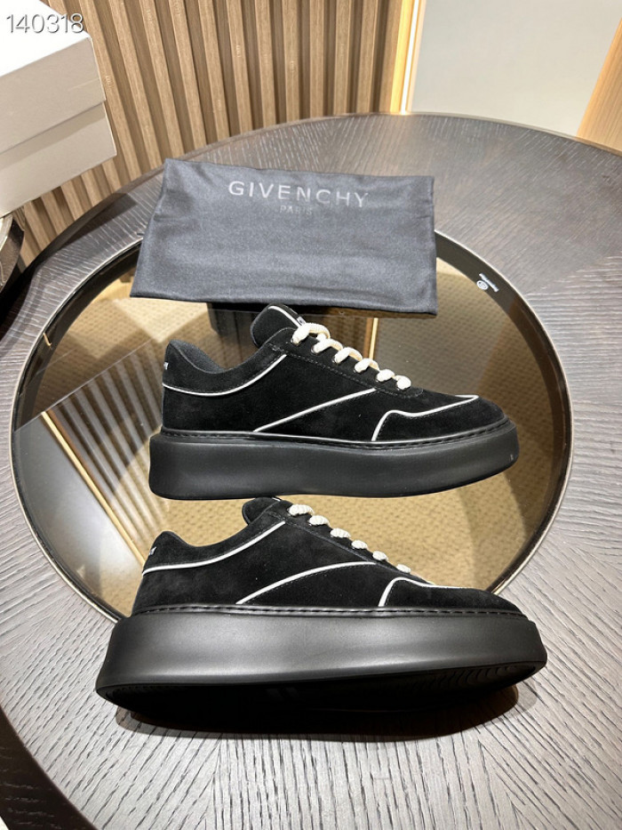 Givenchy Sneakers 660019