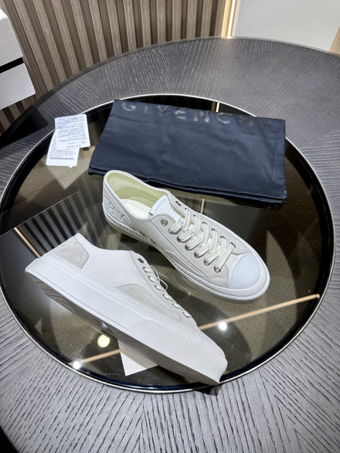 Givenchy Sneakers 660048
