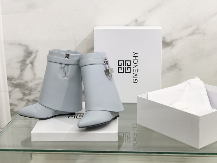 Givenchy Boots 660013