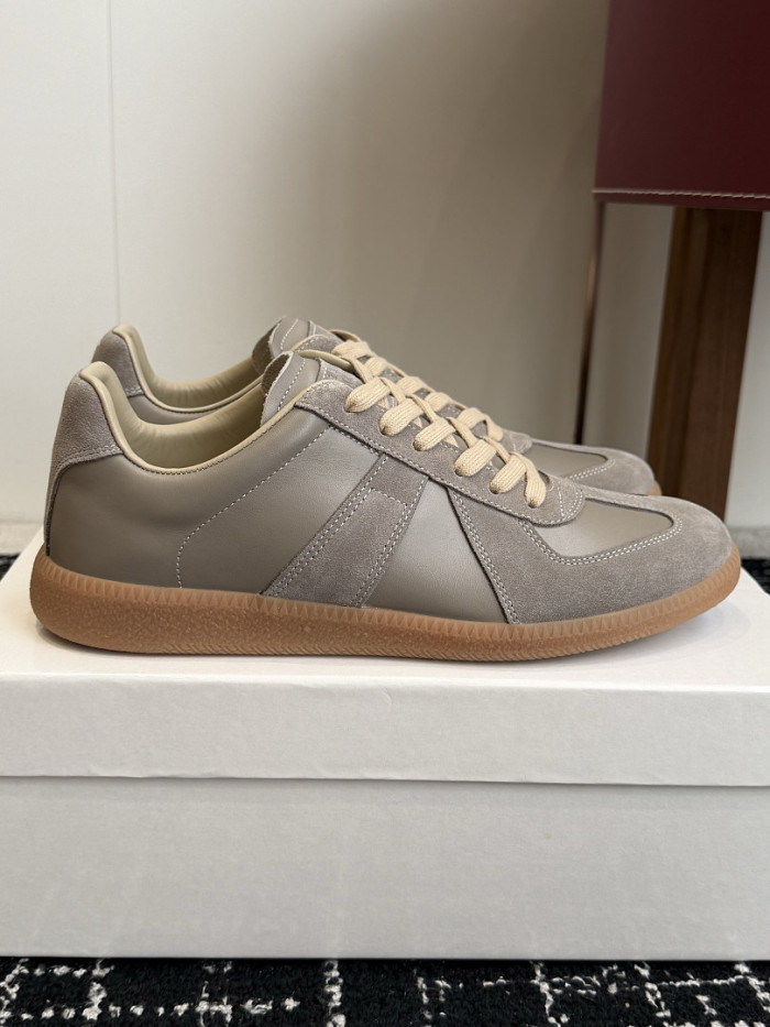 Ma1s0n Marg*e1a CALFSKIN S57WS0394