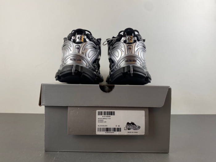 Ba1en*iaga Runner LED sneaker WRNLD 1125