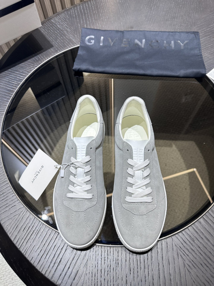 Givenchy Sneakers 660045
