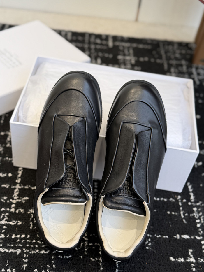 Ma1s0n Marg*e1a CALFSKIN S57WS0365