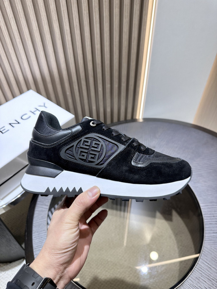 Givenchy Sneakers 660037