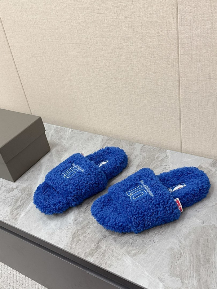 Balenciag* Sandal BS117