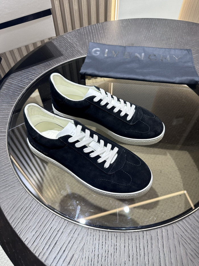 Givenchy Sneakers 660047