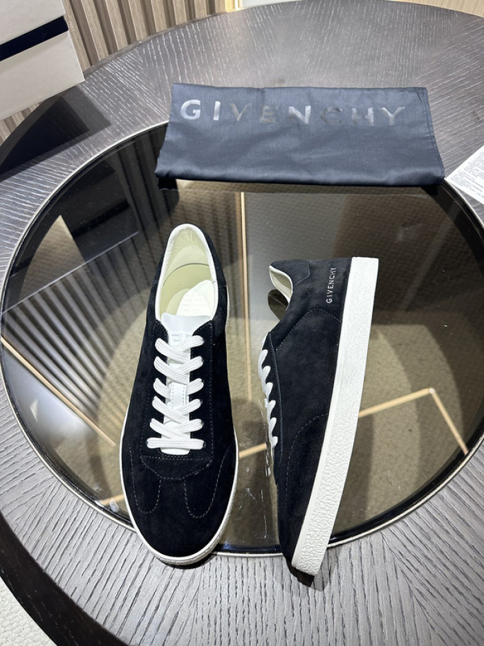 Givenchy Sneakers 660047